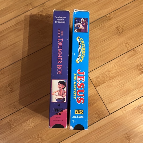 2 Christmas VHS tapes - Picture 2 of 4